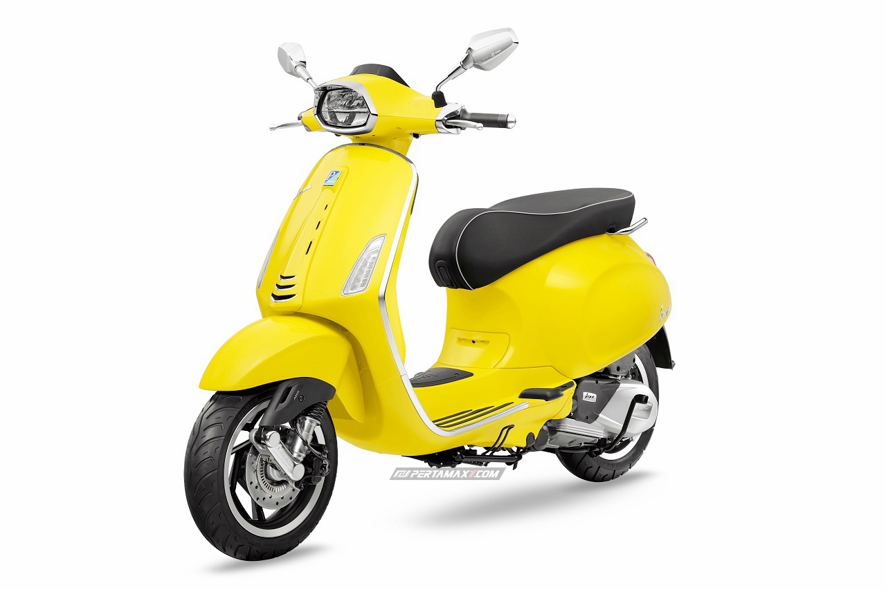 Vespa Sprint Yellow